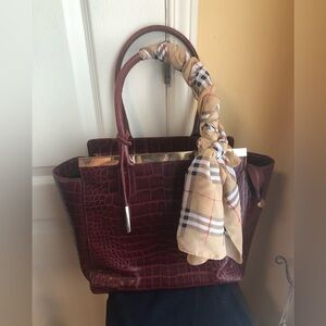 INNUE croc embossed  Tote Bag burgundy